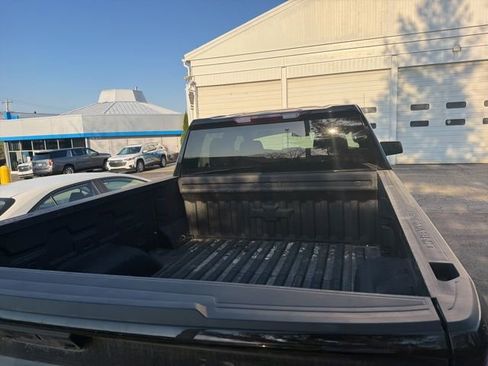 Used 2024 Chevrolet Silverado 1500 Custom Trail Boss w/ LPO, Dark Essentials Package image 6