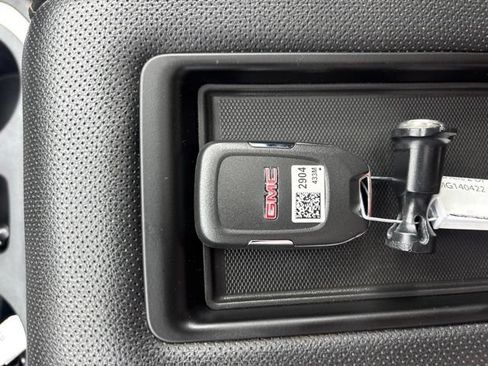 Used 2021 GMC Sierra 1500 AT4 w/ AT4 Premium Package AWD/4WD image 54
