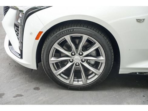 Used 2025 Cadillac CT5 Sport RWD image 9