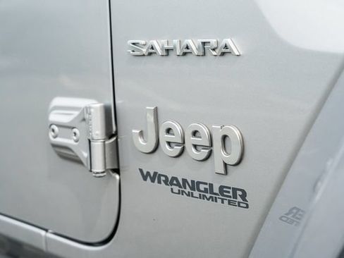 Used 2020 Jeep Wrangler Unlimited Sahara AWD/4WD image 20