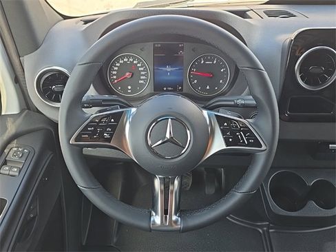 New 2025 Mercedes-Benz Sprinter 2500 image 28