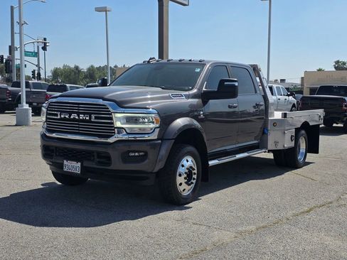 Used 2024 RAM 4500 Laramie image 10