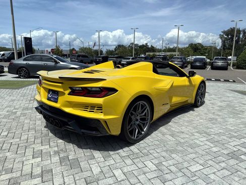 Used 2025 Chevrolet Corvette Z06 RWD image 4
