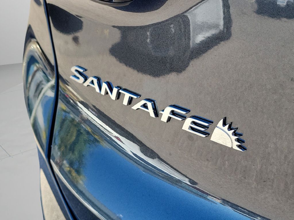 Used 2022 Hyundai Santa Fe Limited FWD image 9