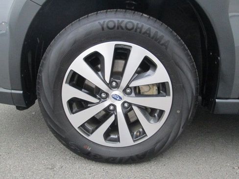 Used 2025 Subaru Outback Premium image 8