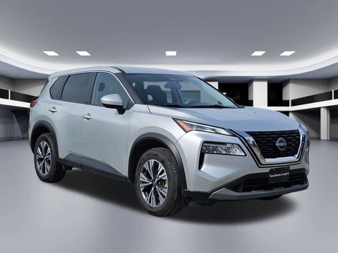 Used 2023 Nissan Rogue SV image 8