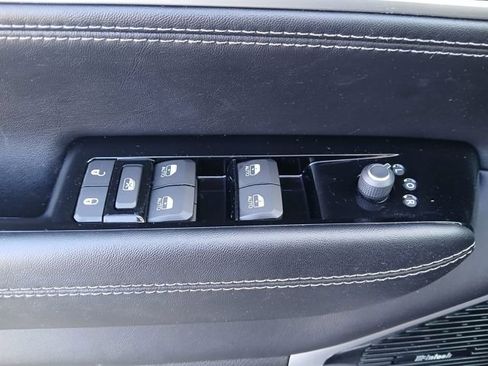 Used 2023 Jeep Wagoneer Series III w/ Premium Group I image 38