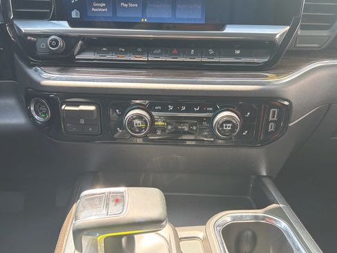 Used 2024 Chevrolet Silverado 1500 LT Trail Boss w/ LT Trail Boss Premium Package AWD/4WD image 29