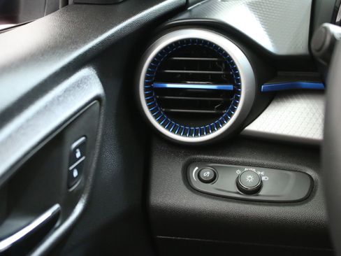 Used 2024 Chevrolet Trax LS w/ LS Convenience Package image 17