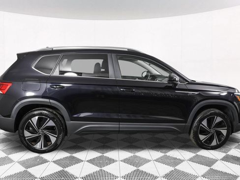 Used 2023 Volkswagen Taos SE w/ Panoramic Sunroof Package AWD/4WD image 13