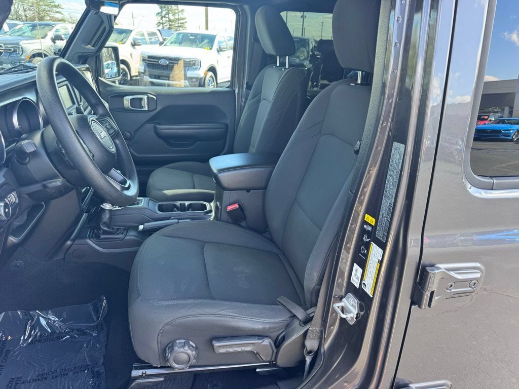 Used 2021 Jeep Wrangler Unlimited Sport AWD/4WD image 14