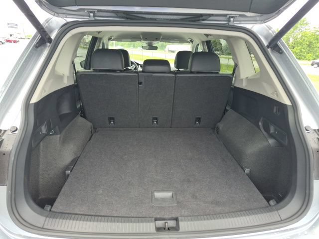 Used 2024 Volkswagen Tiguan SE AWD/4WD image 9
