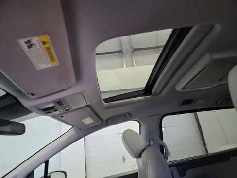 Certified 2023 Honda Odyssey Touring image 24