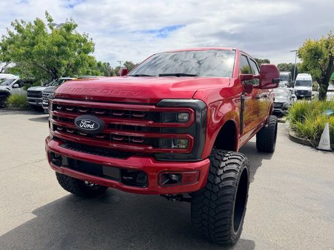 Used 2024 Ford F250 Platinum AWD/4WD image 2