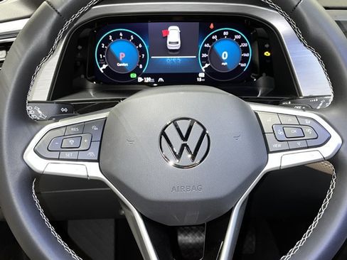 New 2026 Volkswagen Atlas Cross Sport SE image 22