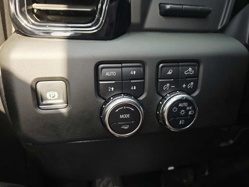 Used 2025 GMC Sierra 2500 AT4 w/ AT4 Premium Plus Package AWD/4WD image 40