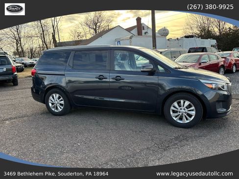 Used 2015 Kia Sedona LX w/ LX Convenience Package image 8
