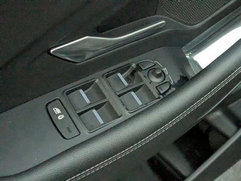 Used 2024 Jaguar E-PACE R-Dynamic SE image 11