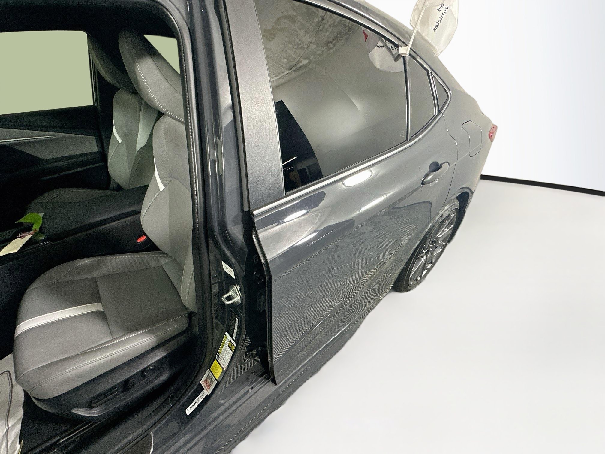 Used 2025 Toyota Camry SE FWD image 12