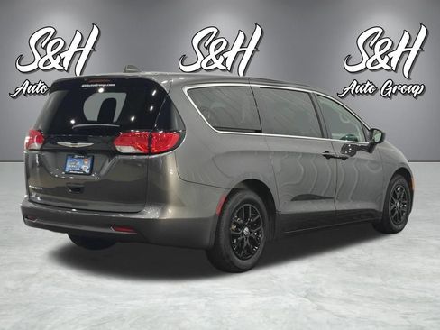 Used 2023 Chrysler Voyager LX FWD image 17