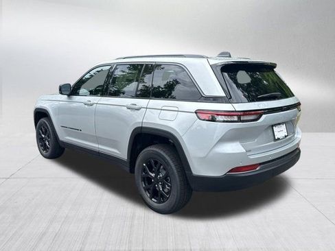 New 2026 Jeep Grand Cherokee Altitude RWD image 7