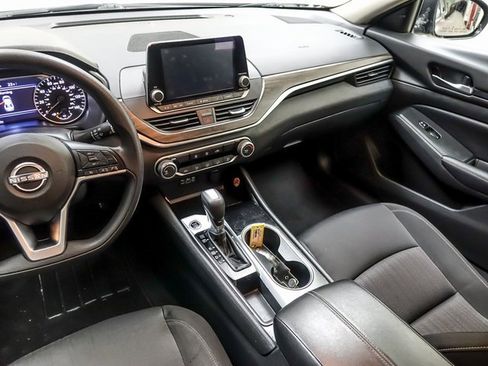 Used 2024 Nissan Altima 2.5 SV image 13