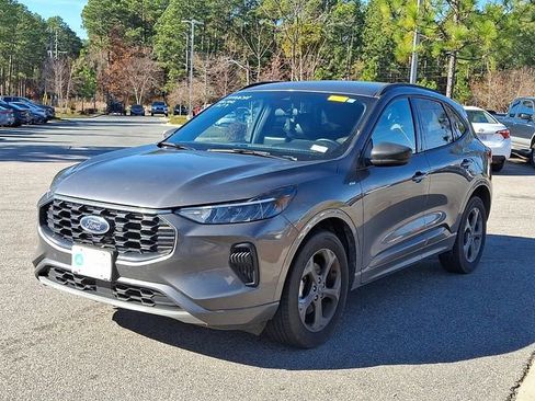 Used 2023 Ford Escape ST-Line image 3