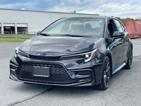 Certified 2026 Toyota Corolla SE FWD image 2