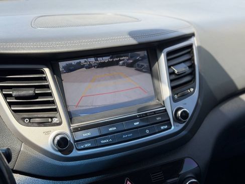 Used 2018 Hyundai Tucson SEL Plus FWD image 4
