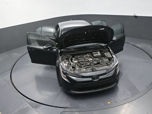 Used 2024 Toyota Corolla LE FWD image 32