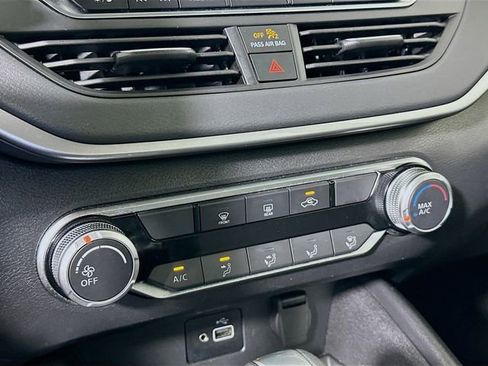 Used 2024 Nissan Altima 2.5 S image 17