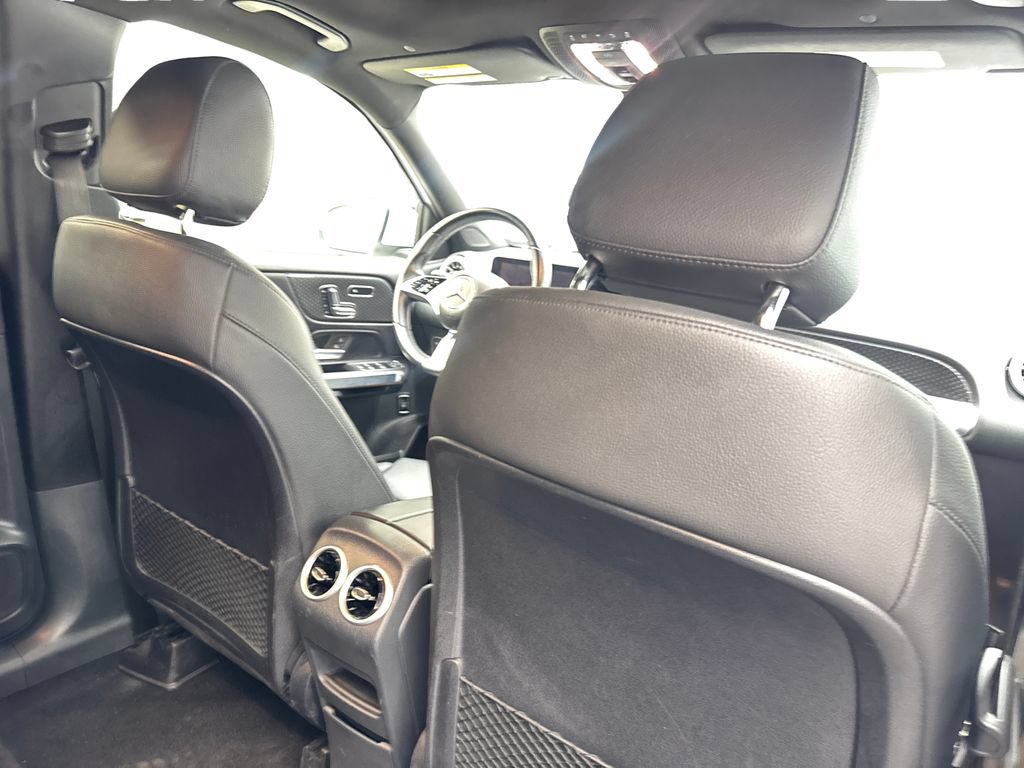 Used 2025 Mercedes-Benz GLB 250 w/ Exclusive Package image 40
