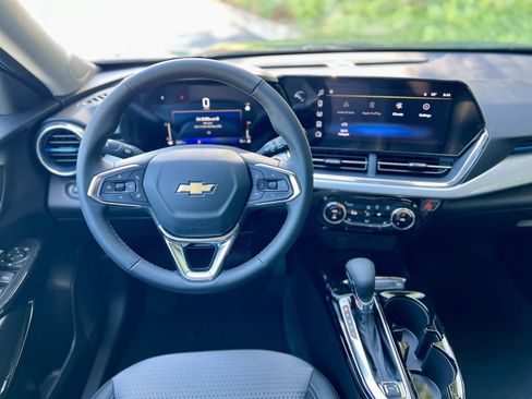 New 2025 Chevrolet Trax LT w/ Driver Confidence Package image 29