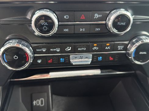 Certified 2025 Ford F150 Lariat AWD/4WD image 28