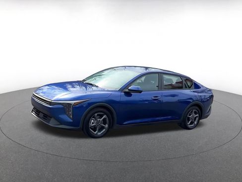 Used 2025 Kia K4 LXS image 7