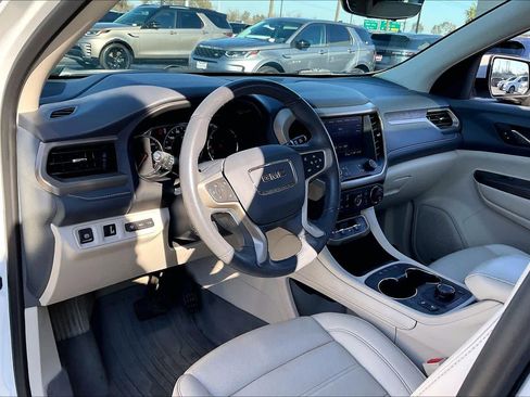 Used 2022 GMC Acadia Denali w/ Denali Ultimate Package image 17