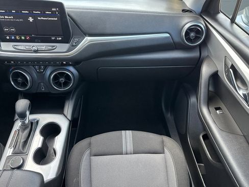 Used 2025 Chevrolet Blazer LT image 29