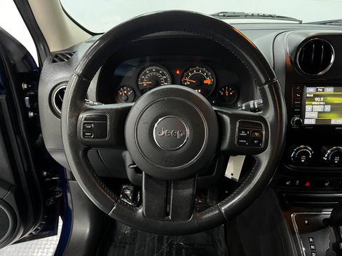 Used 2014 Jeep Patriot Latitude w/ All Weather Capability Group AWD/4WD image 19