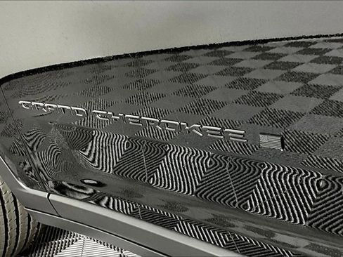 New 2025 Jeep Grand Cherokee Altitude image 10