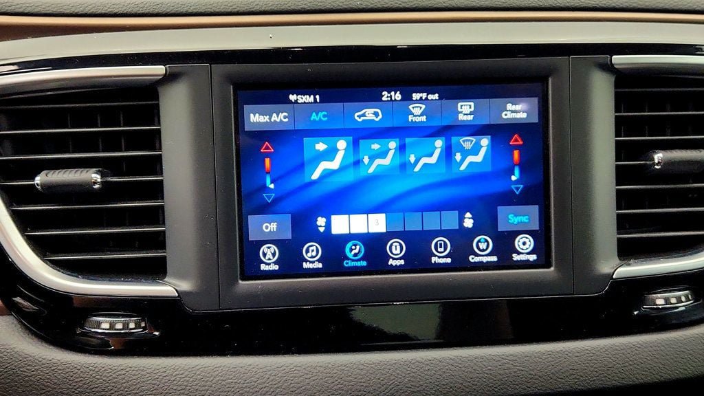 Used 2021 Chrysler Voyager Lxi FWD image 18