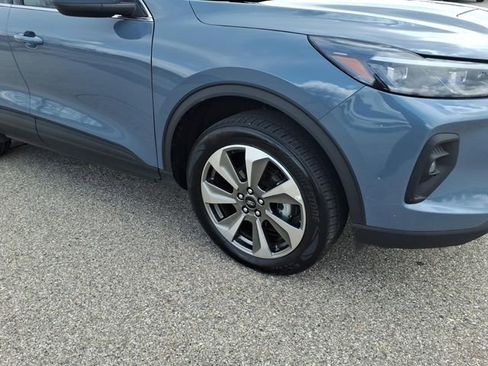 Used 2025 Ford Escape Platinum image 4