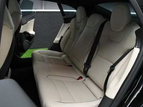 Used 2022 Tesla Model S Plaid AWD/4WD image 25