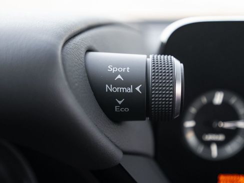 Certified 2022 Lexus ES 300h F Sport w/ Accessory Package 2 image 28