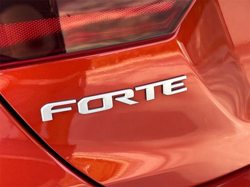 Used 2024 Kia Forte LXS w/ LXS Technology Package image 28