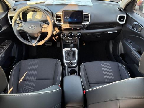 New 2025 Hyundai Venue Limited image 25