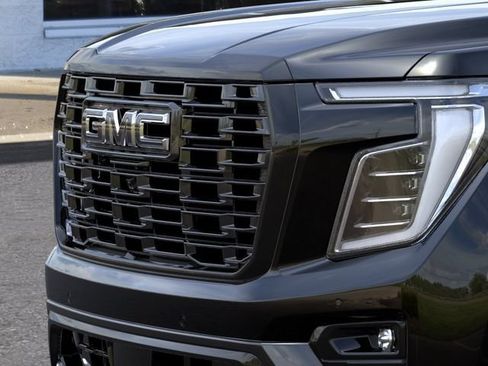 New 2026 GMC Yukon Denali Ultimate w/ LPO, Floor Liner Package AWD/4WD image 13