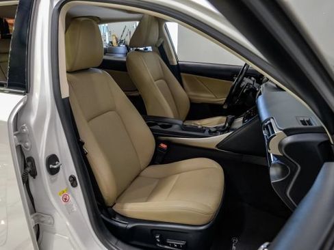 Used 2017 Lexus IS 200t w/ Premium Package RWD image 42
