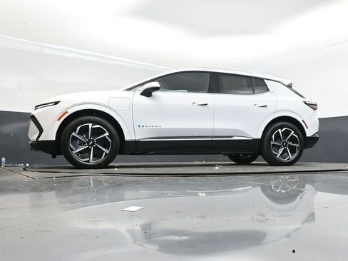 New 2025 Chevrolet Equinox EV LT FWD image 40