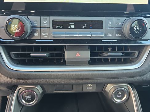 Certified 2025 Toyota Grand Highlander FWD image 22