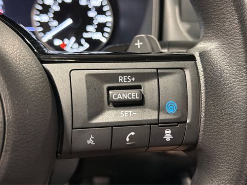 Used 2023 Nissan Rogue SV AWD/4WD image 23